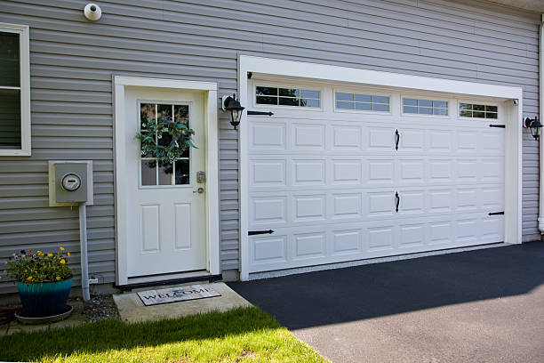 24/7 Emergency Garage Door Panel Replacement experts in Quanah, TX